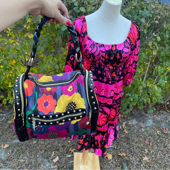 Betsey Johnson Betseyville Flower Power Bag - Picture 11 of 11